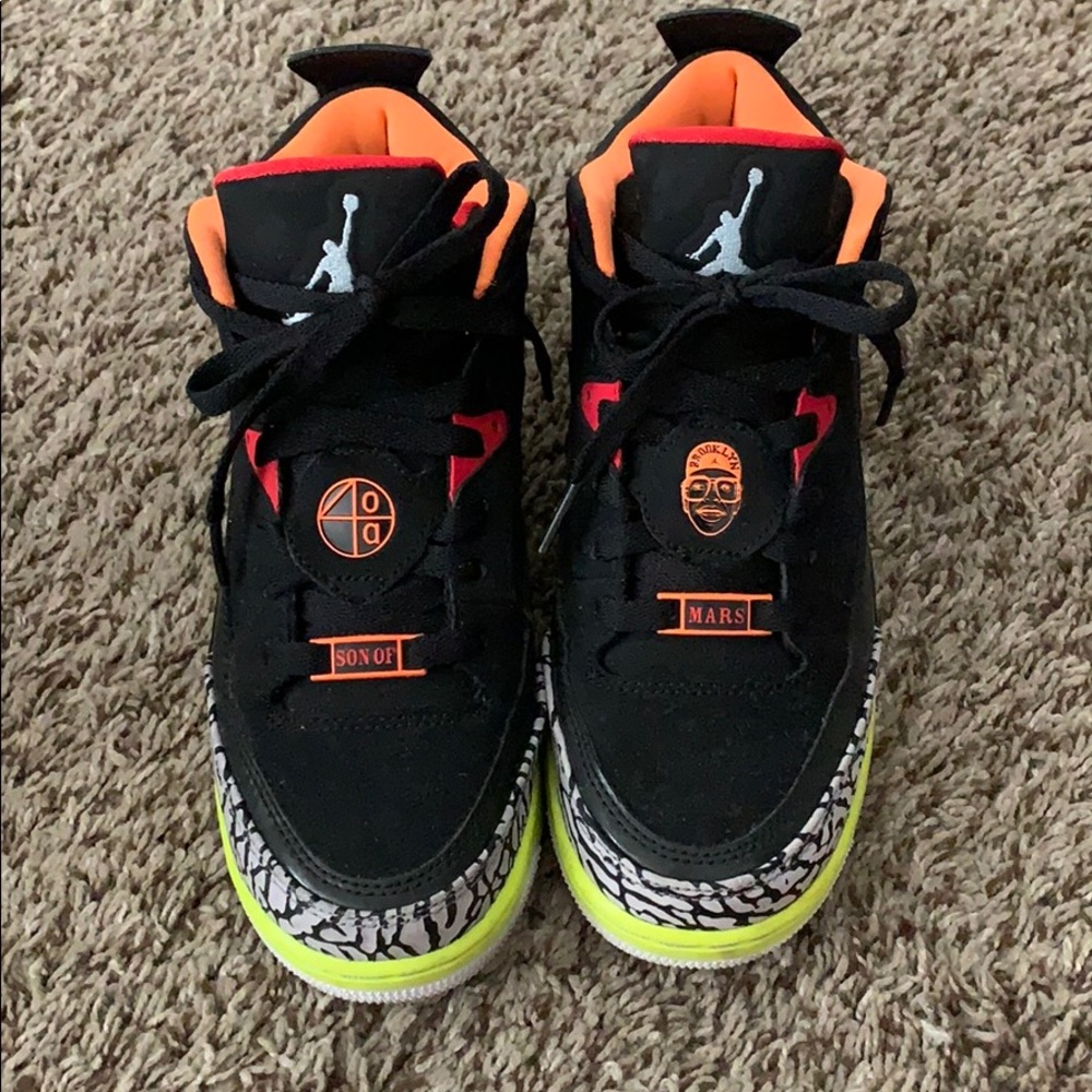 Shoes - Picture 4 of 5